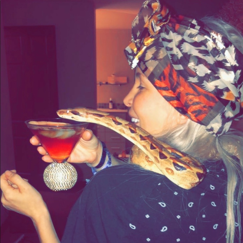 Meet your Posher, Kayla